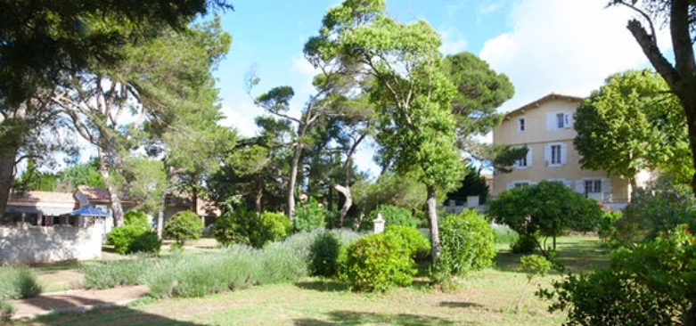Château Borie Neuve ofrece casas rurales y casas de huéspedes en alquiler en el Aude, cerca de Carcasona